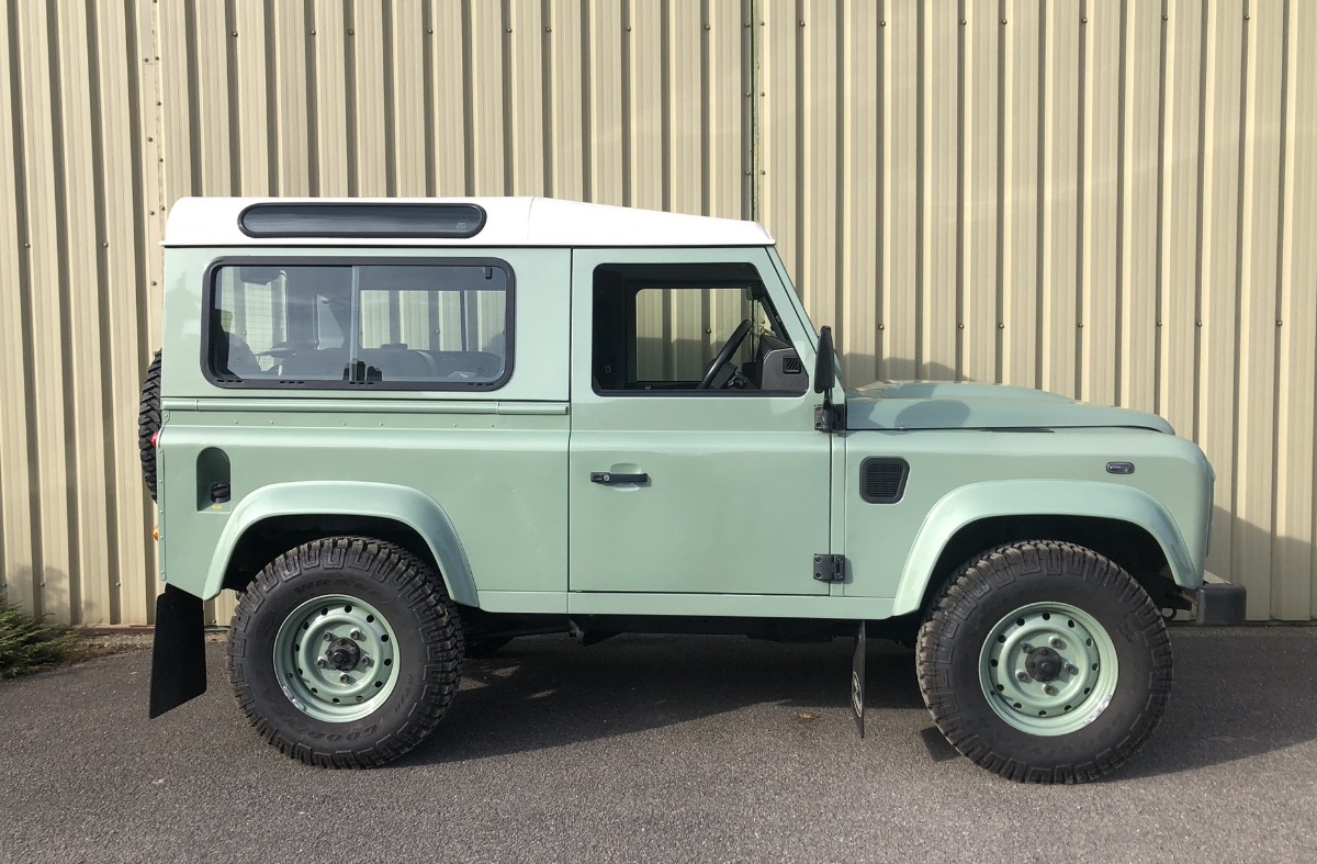 2012 Land Rover Defender 90 Image 6